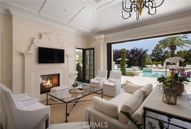 100 Palm Hill LN