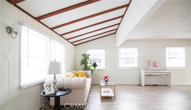 626 Eucalyptus DR Unit: 1/2
