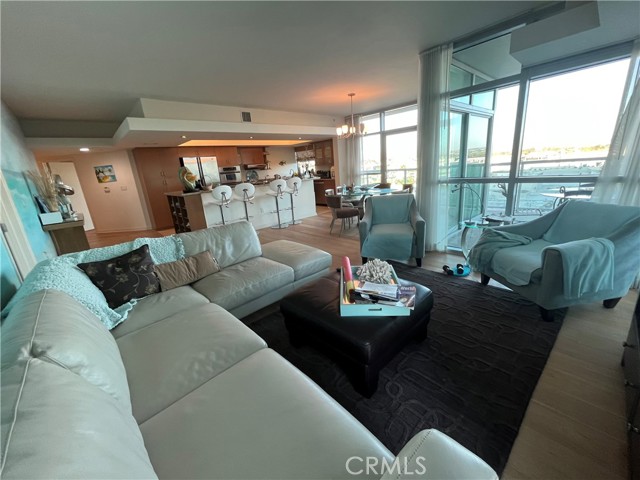 13700 Marina Pointe Dr, #924