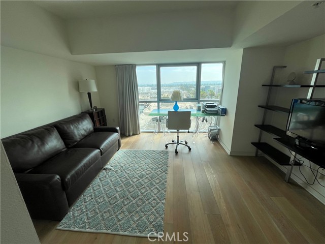 13700 Marina Pointe Dr, #924