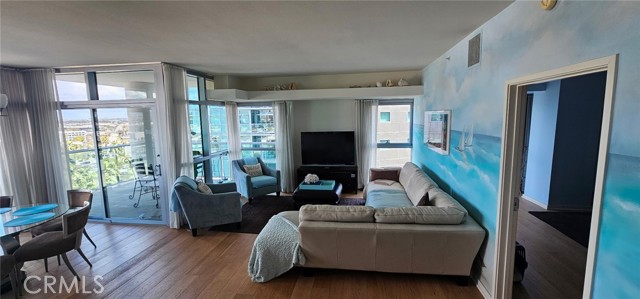 13700 Marina Pointe Dr, #924