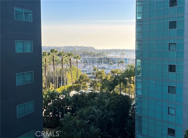 13700 Marina Pointe Dr, #924