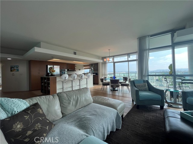 13700 Marina Pointe Dr, #924