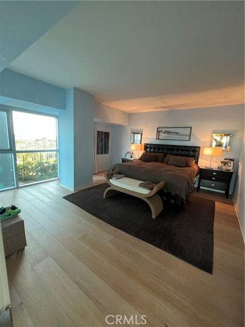 13700 Marina Pointe Dr, #924