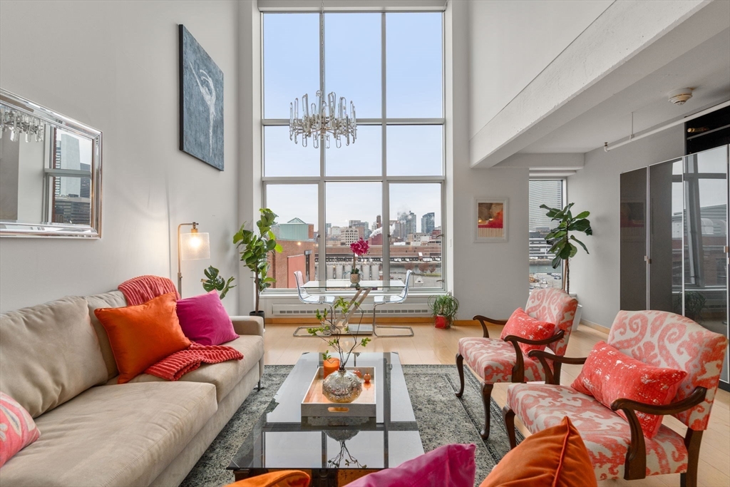 25 Channel Center St # 807