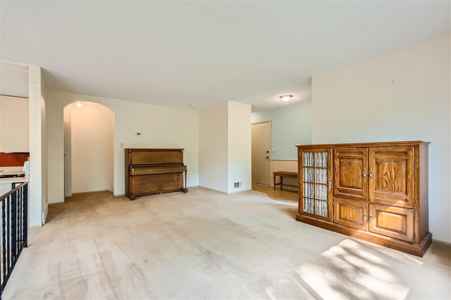 4075 Foss Road