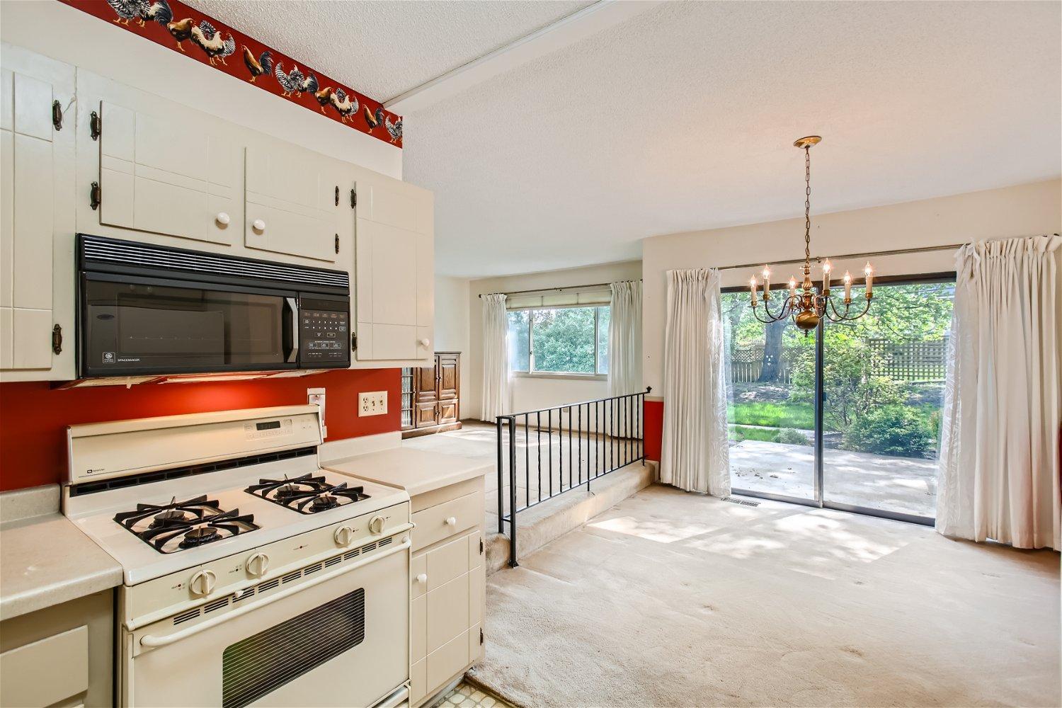 4075 Foss Road