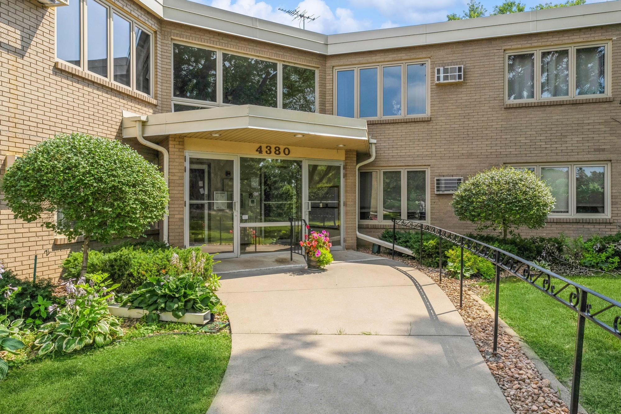 4380 Brookside Court Unit: 202
