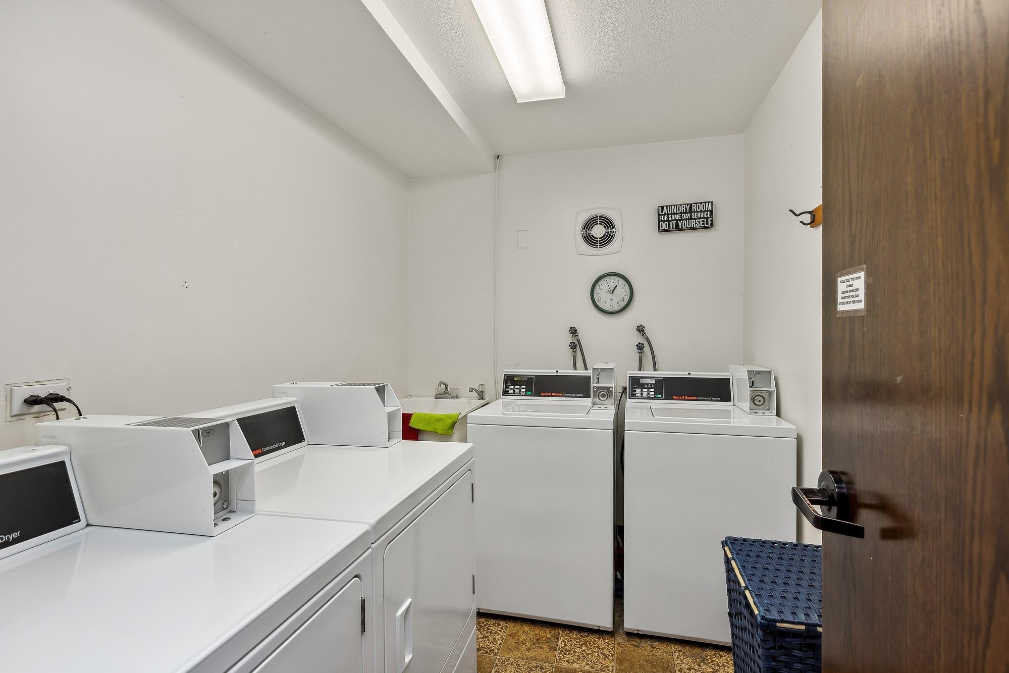 4380 Brookside Court Unit: 202