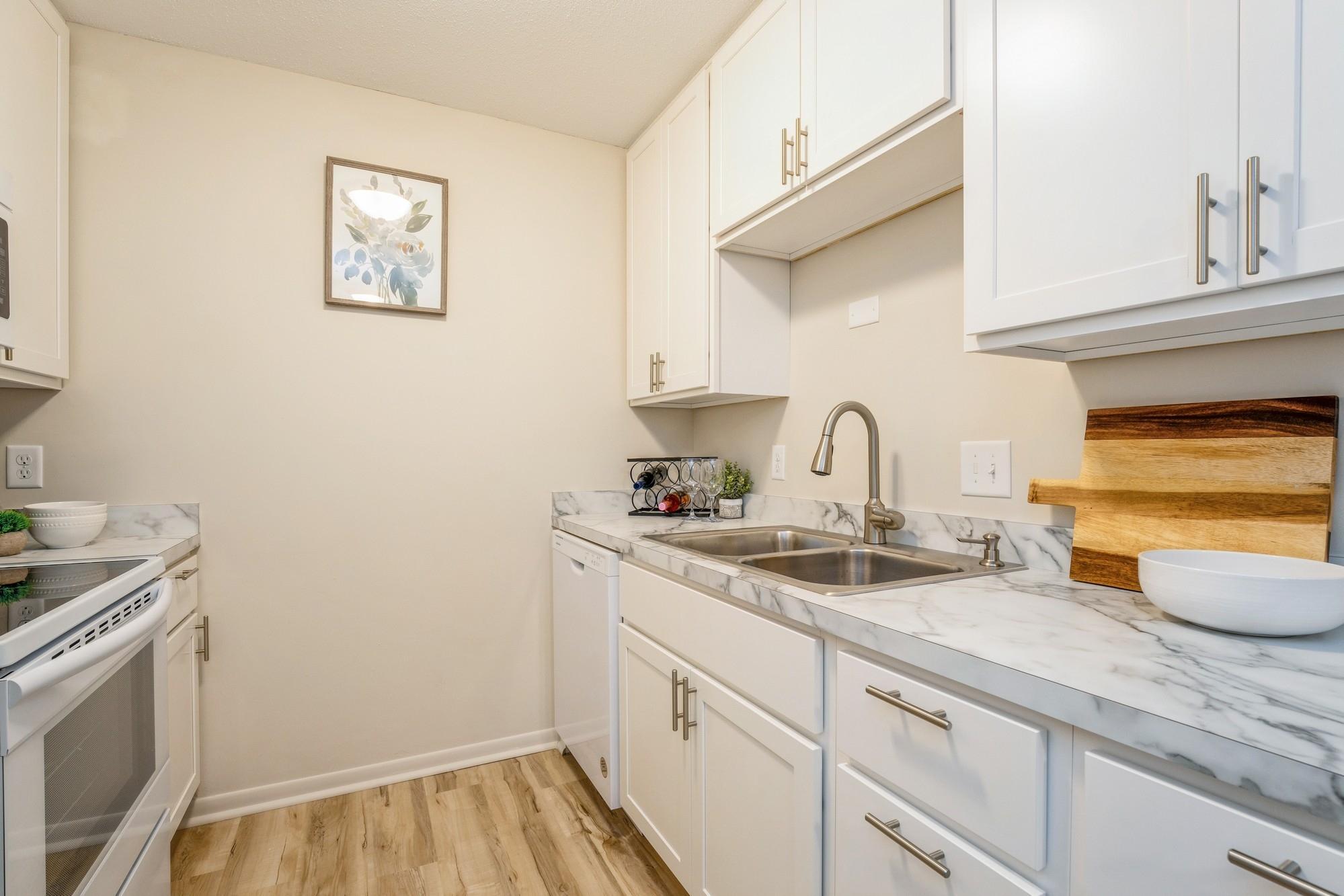 4380 Brookside Court Unit: 202