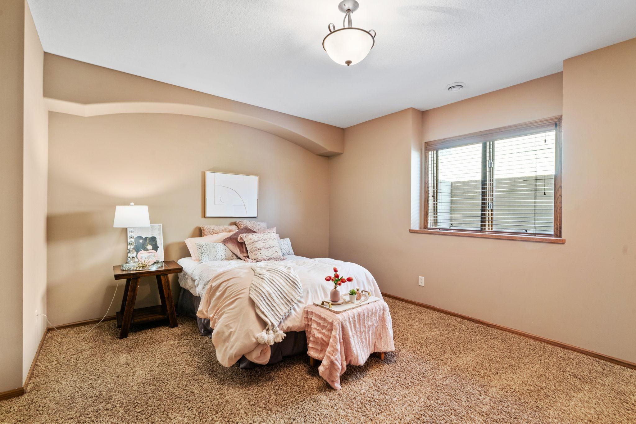 10906 Amen Court NE