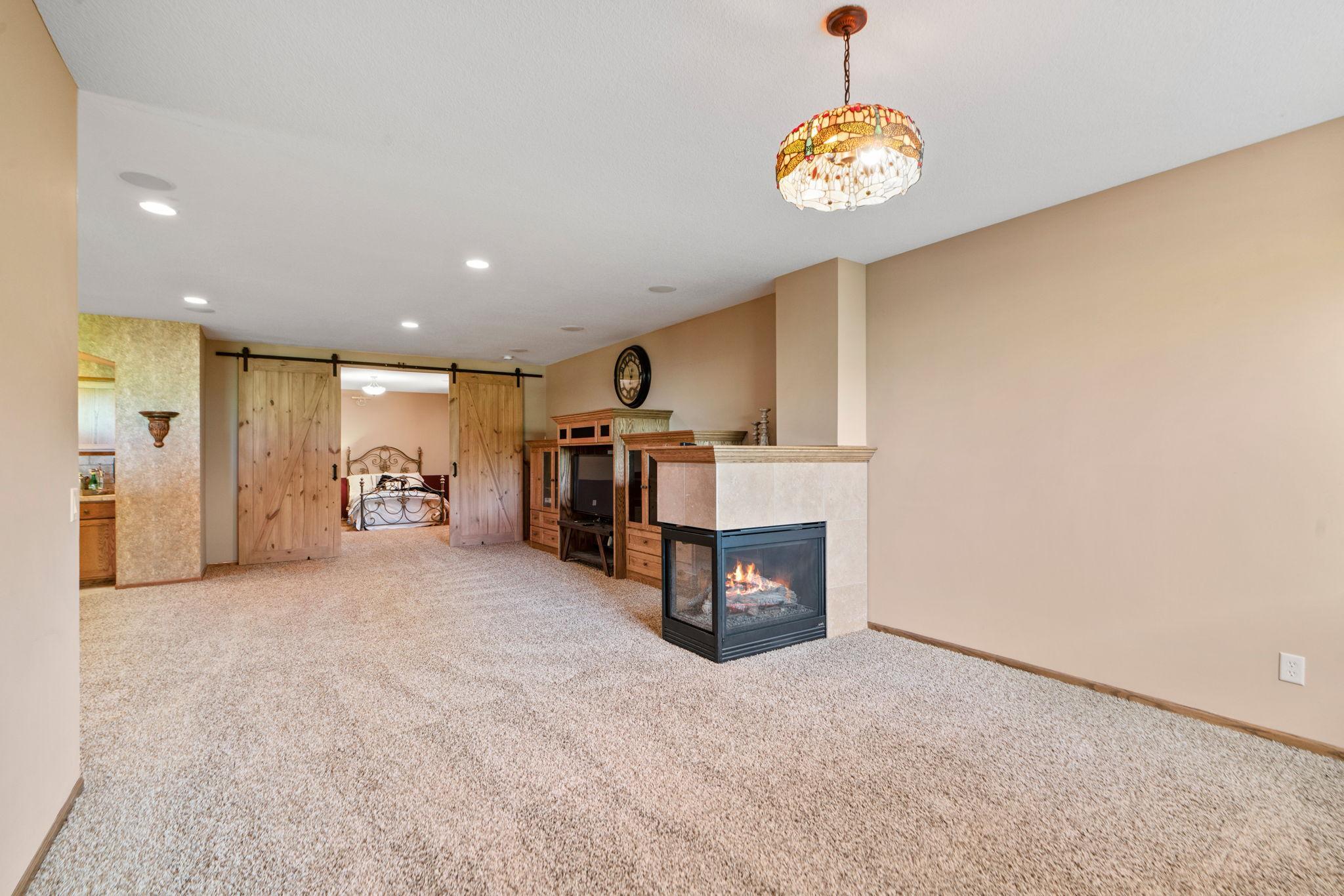 10906 Amen Court NE