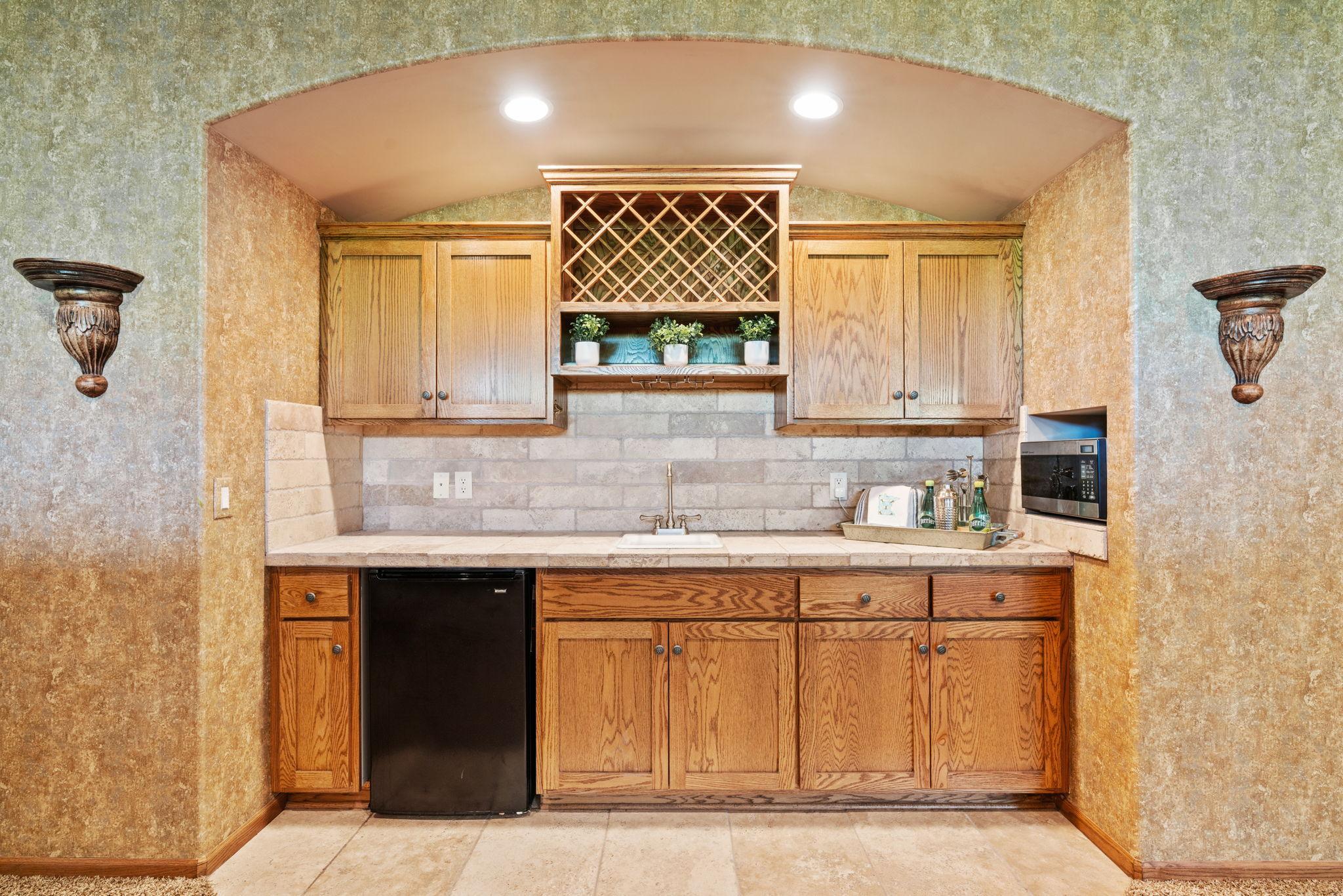10906 Amen Court NE