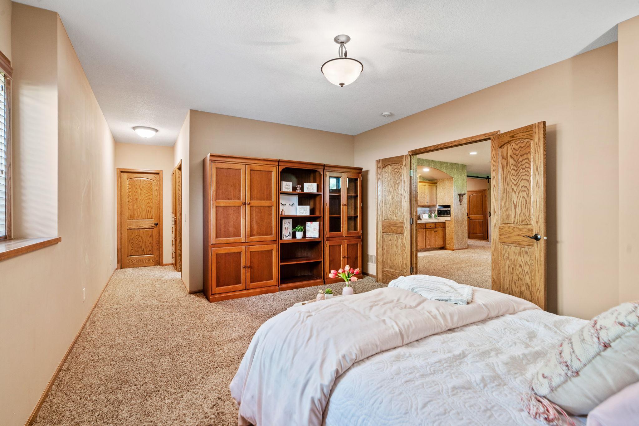 10906 Amen Court NE