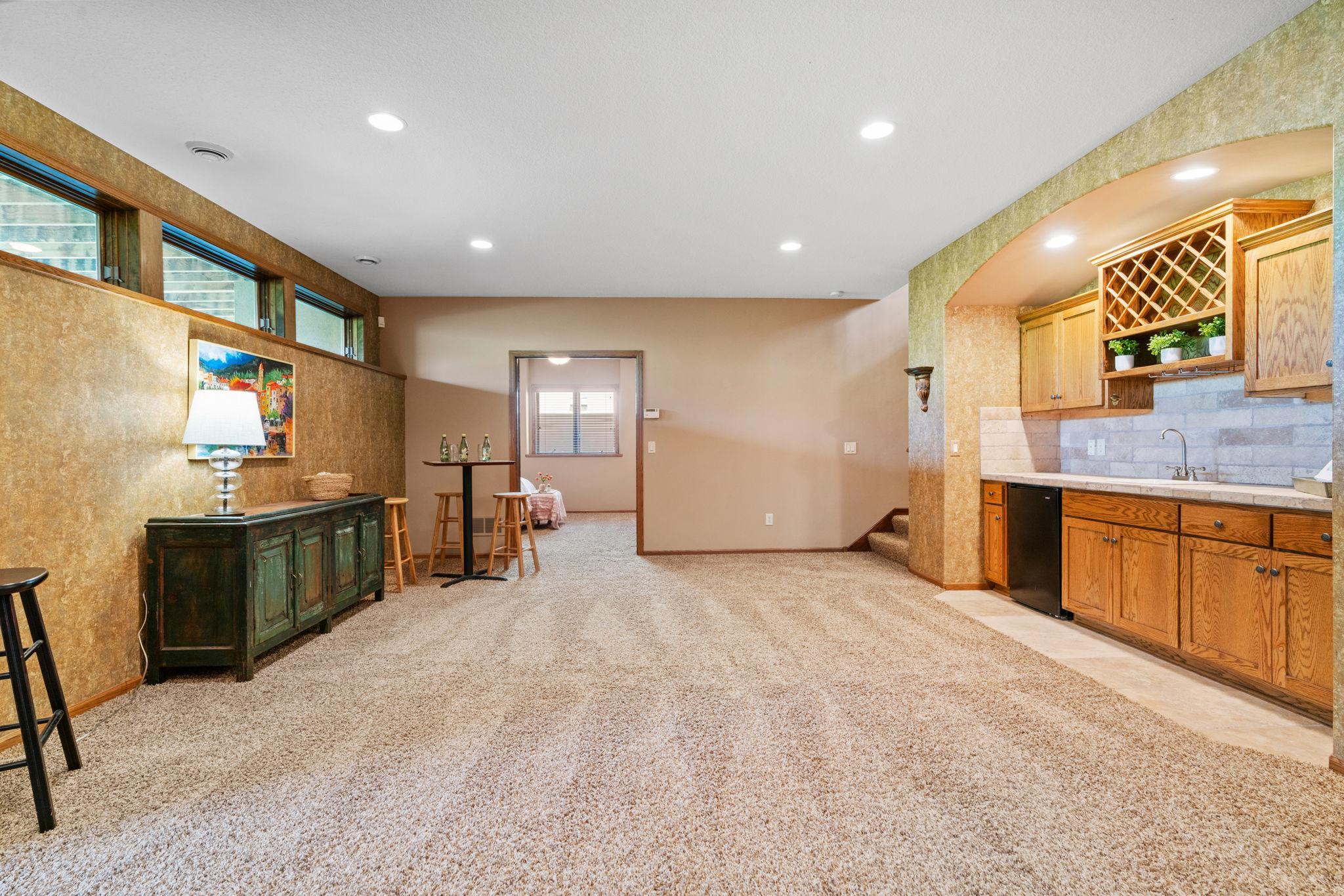 10906 Amen Court NE