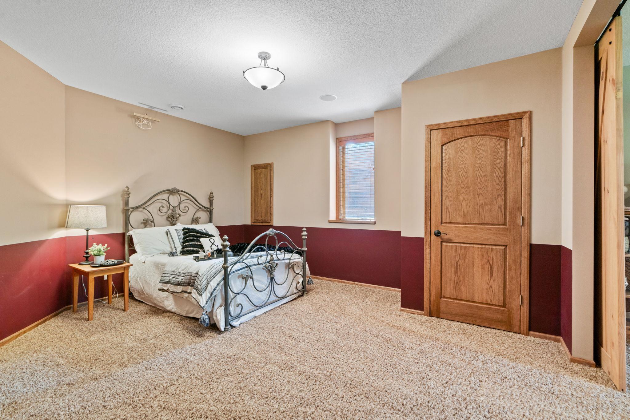 10906 Amen Court NE