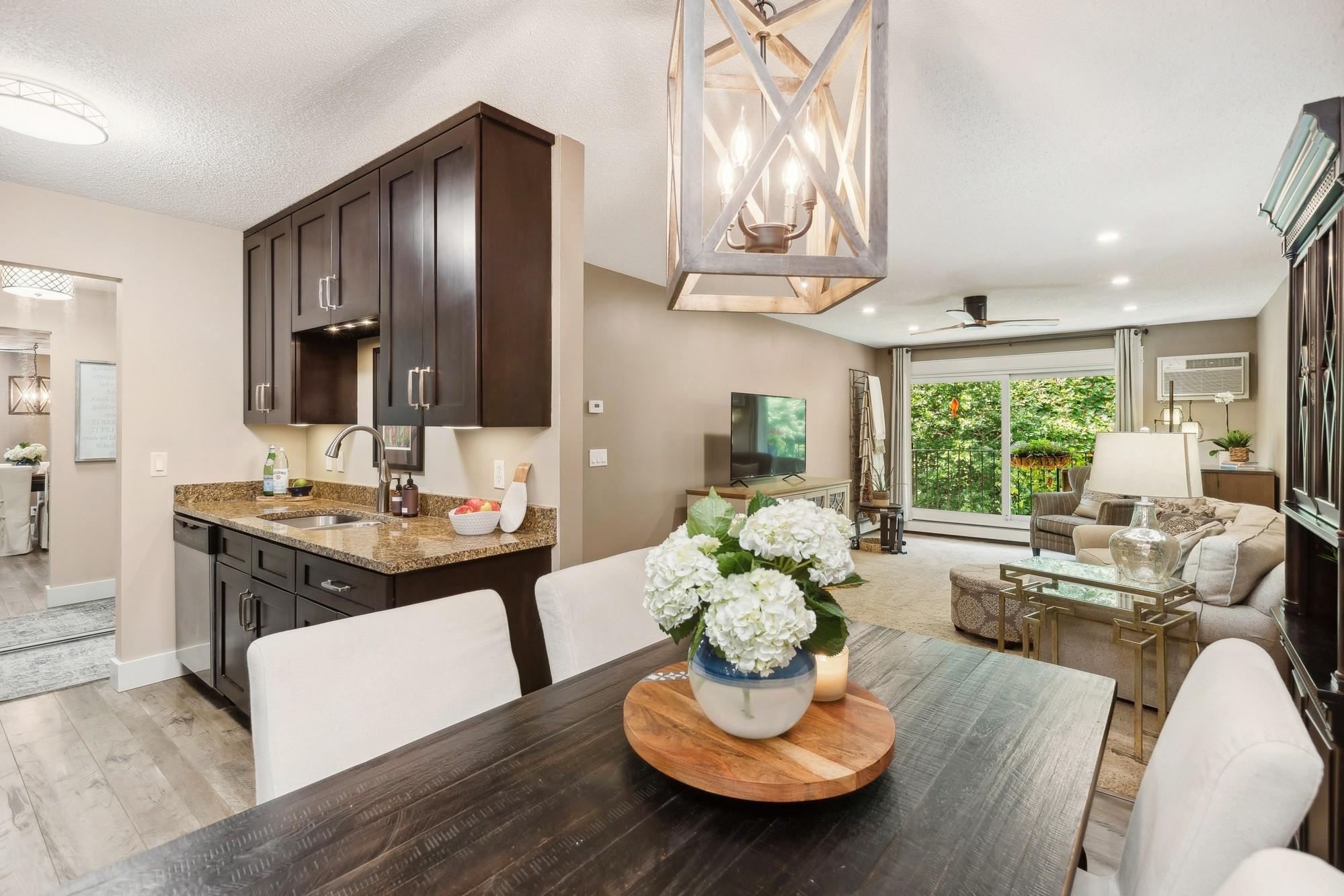 215 Barry Avenue S Unit: 306