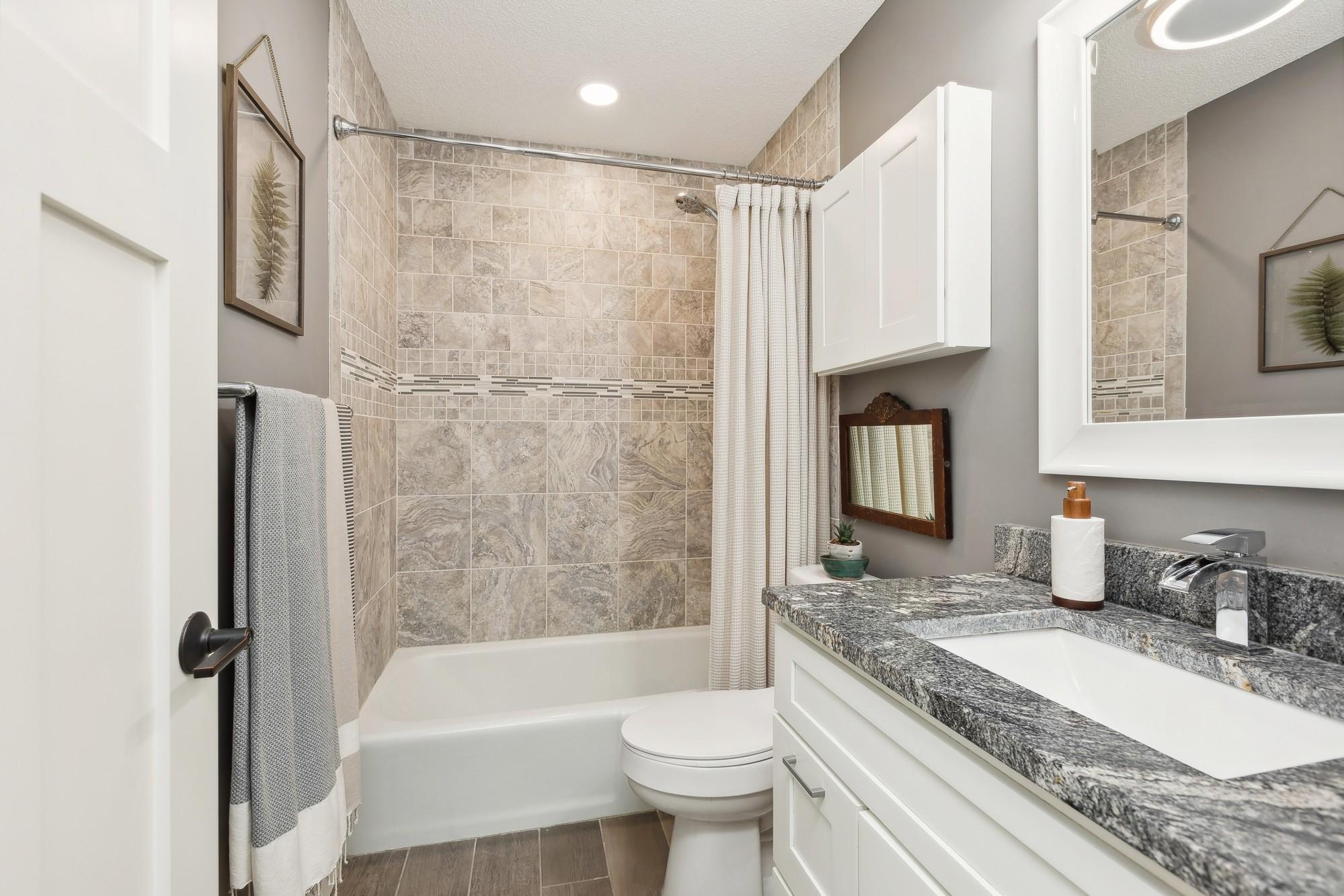 215 Barry Avenue S Unit: 306