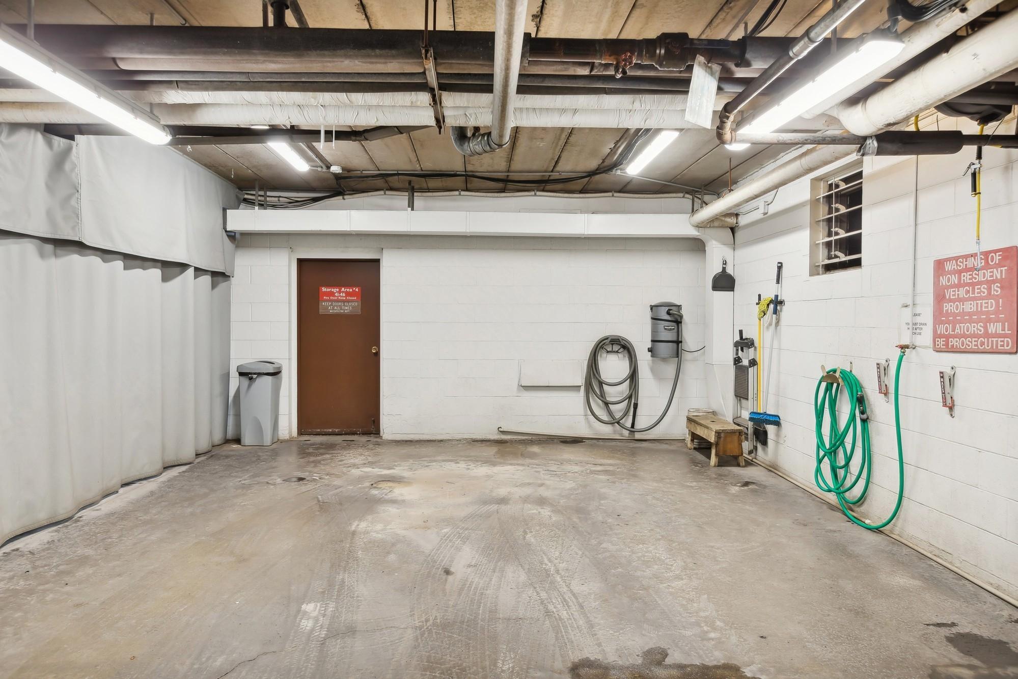 215 Barry Avenue S Unit: 306
