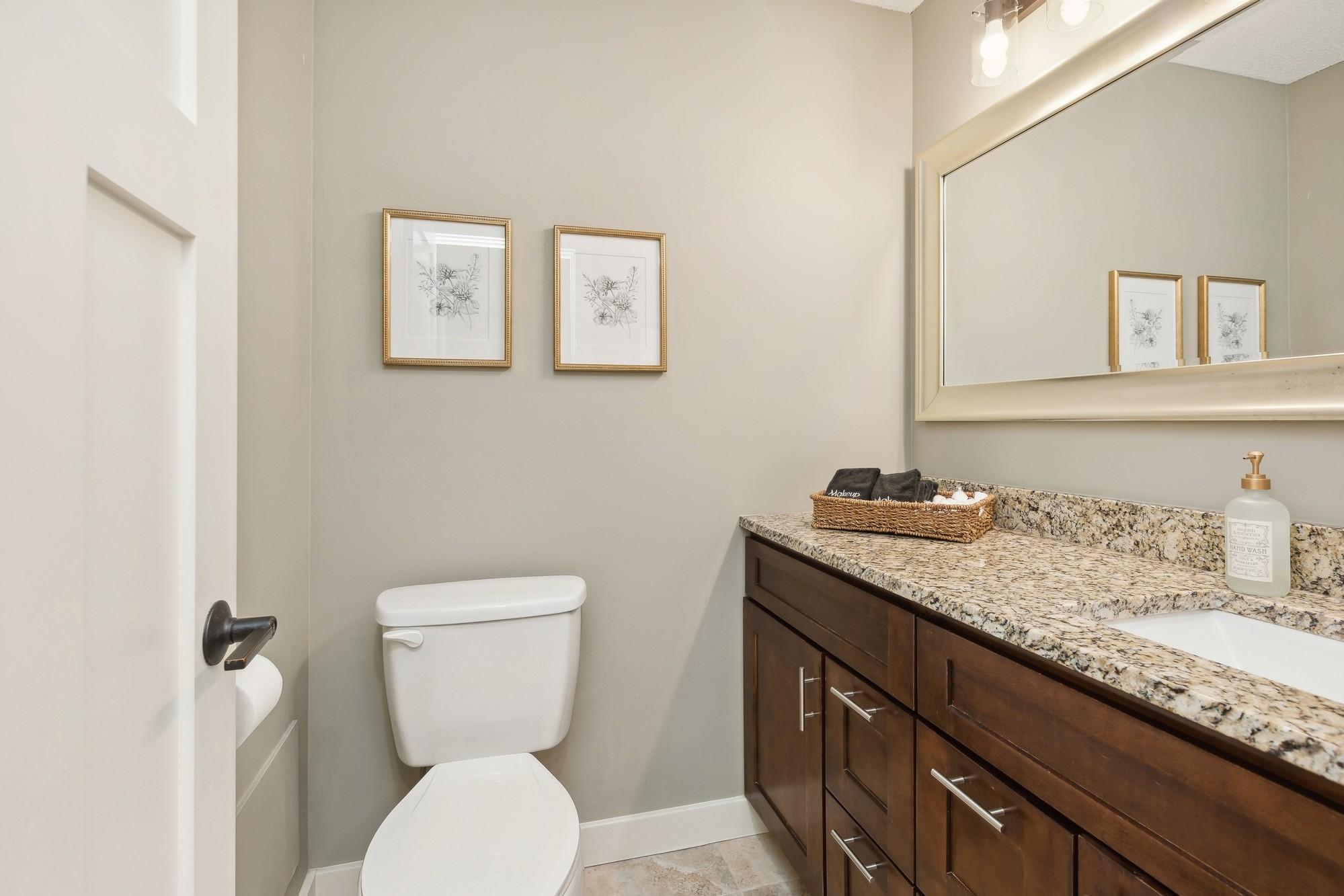 215 Barry Avenue S Unit: 306