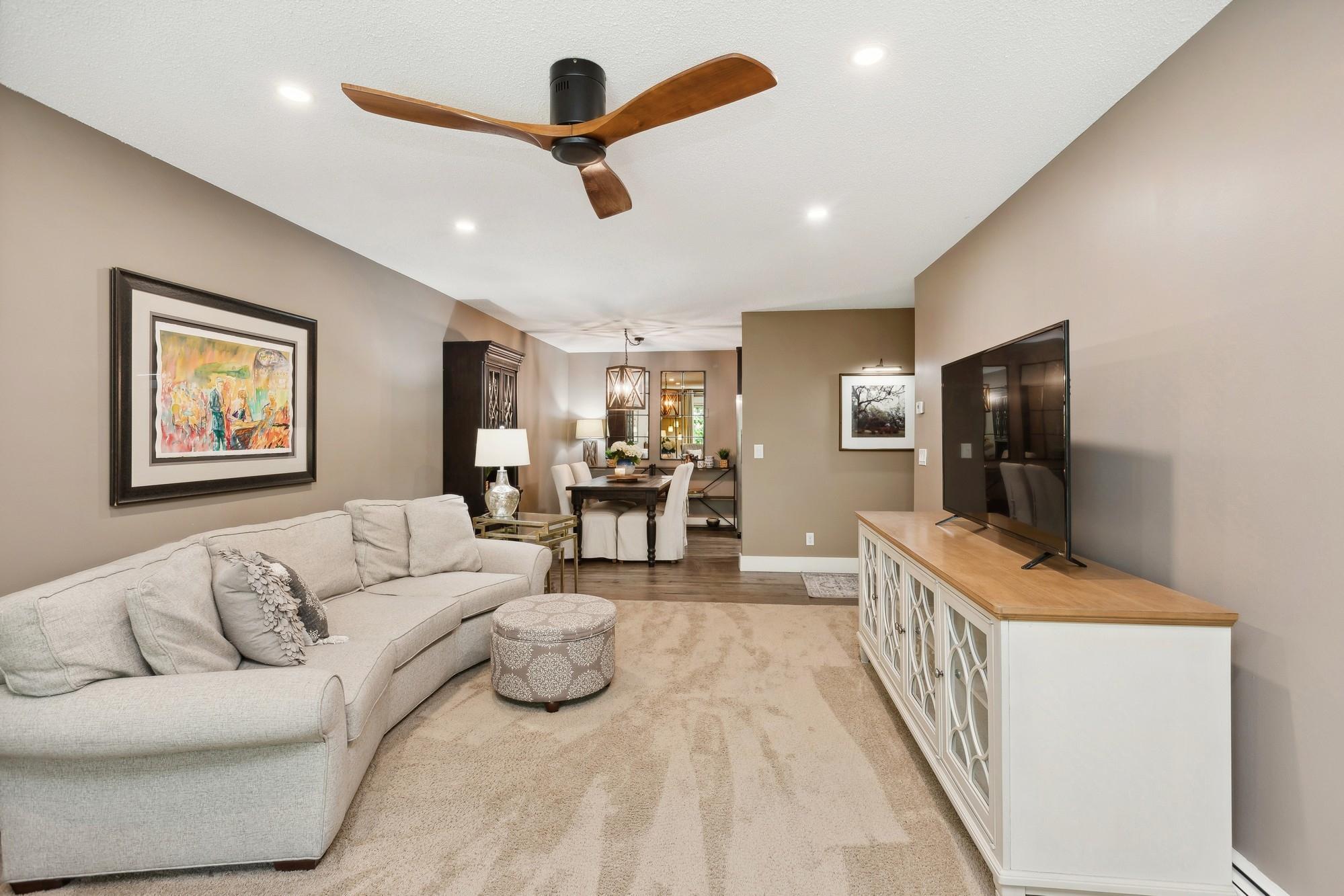 215 Barry Avenue S Unit: 306