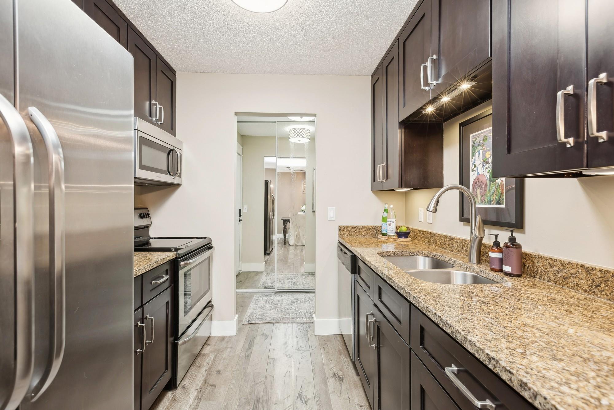 215 Barry Avenue S Unit: 306
