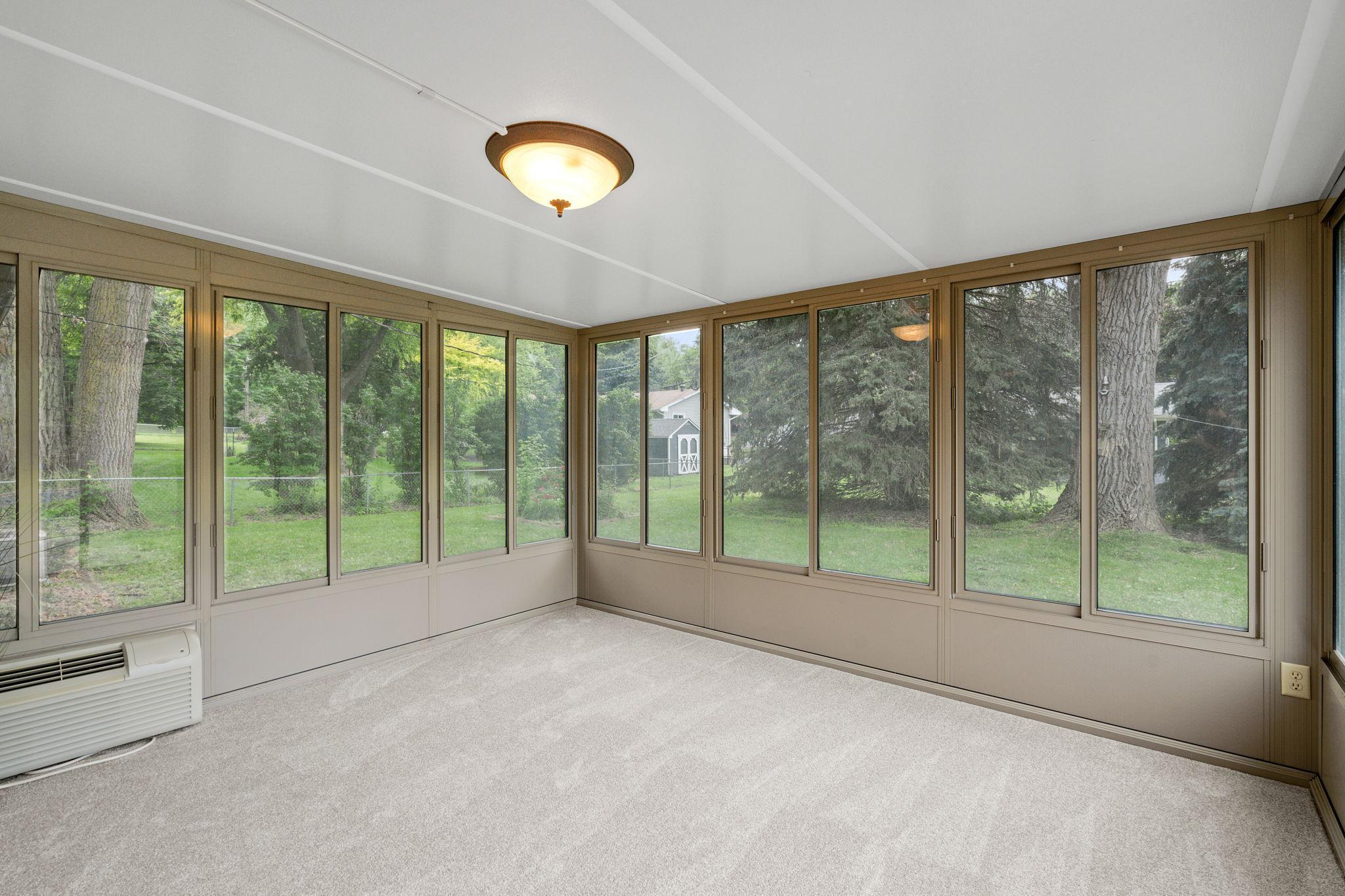 13001 Glenview Drive