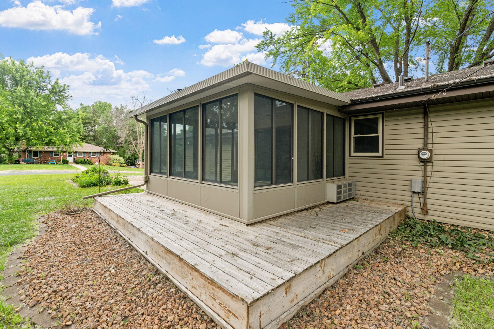 13001 Glenview Drive