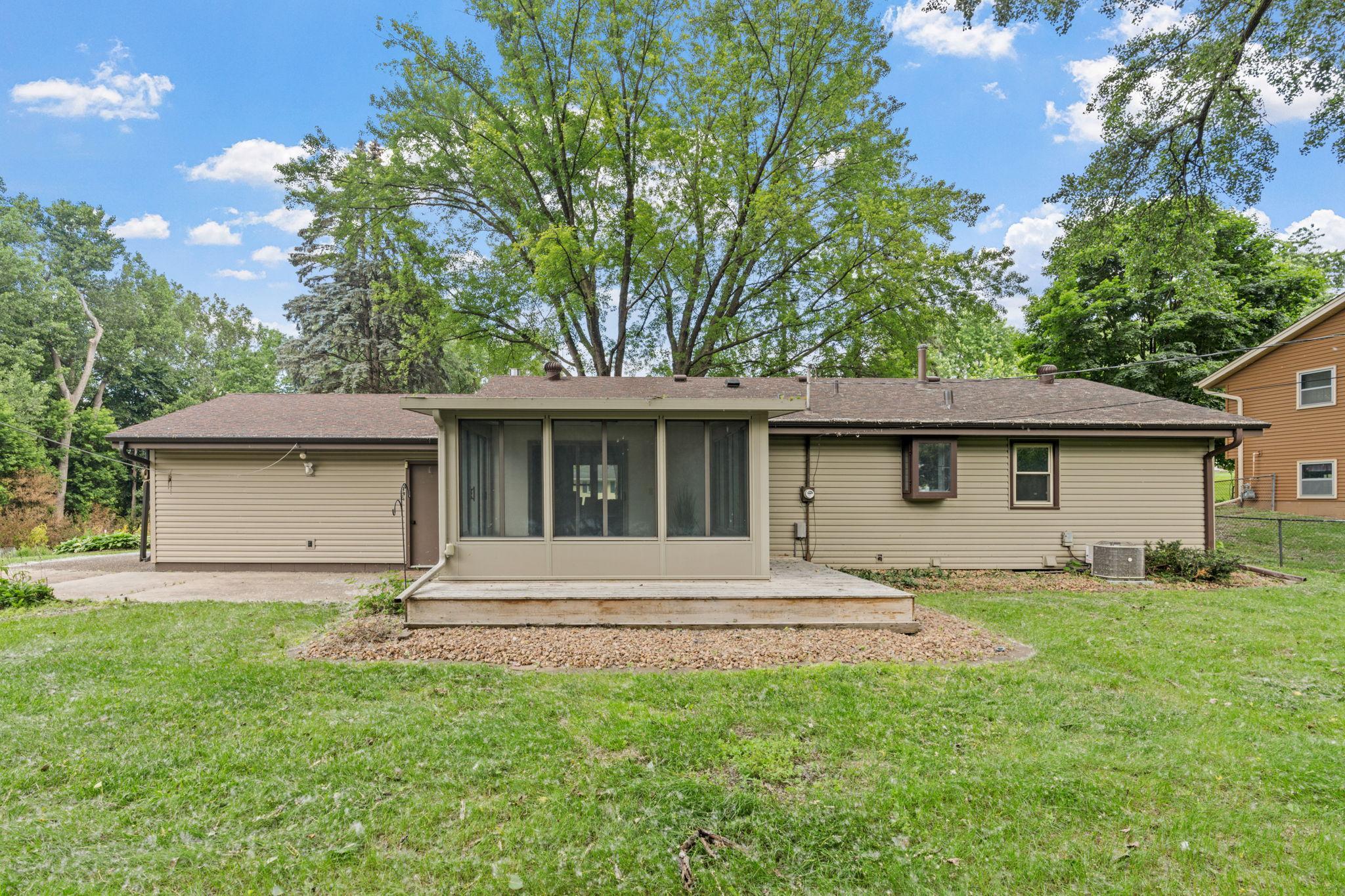 13001 Glenview Drive