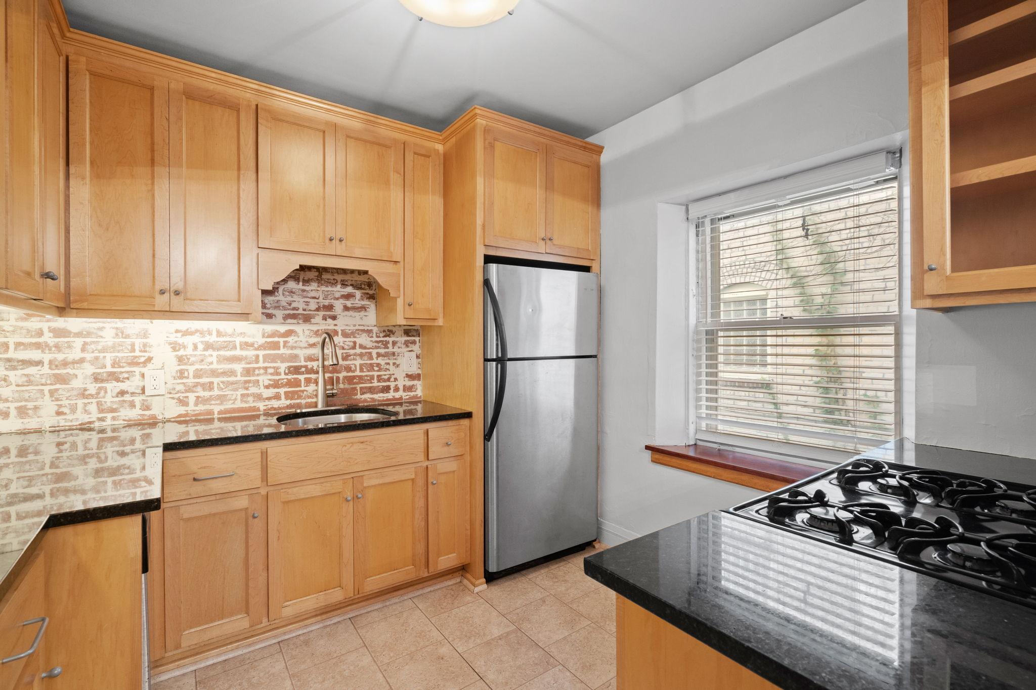 3209 Girard Avenue S Unit: 2