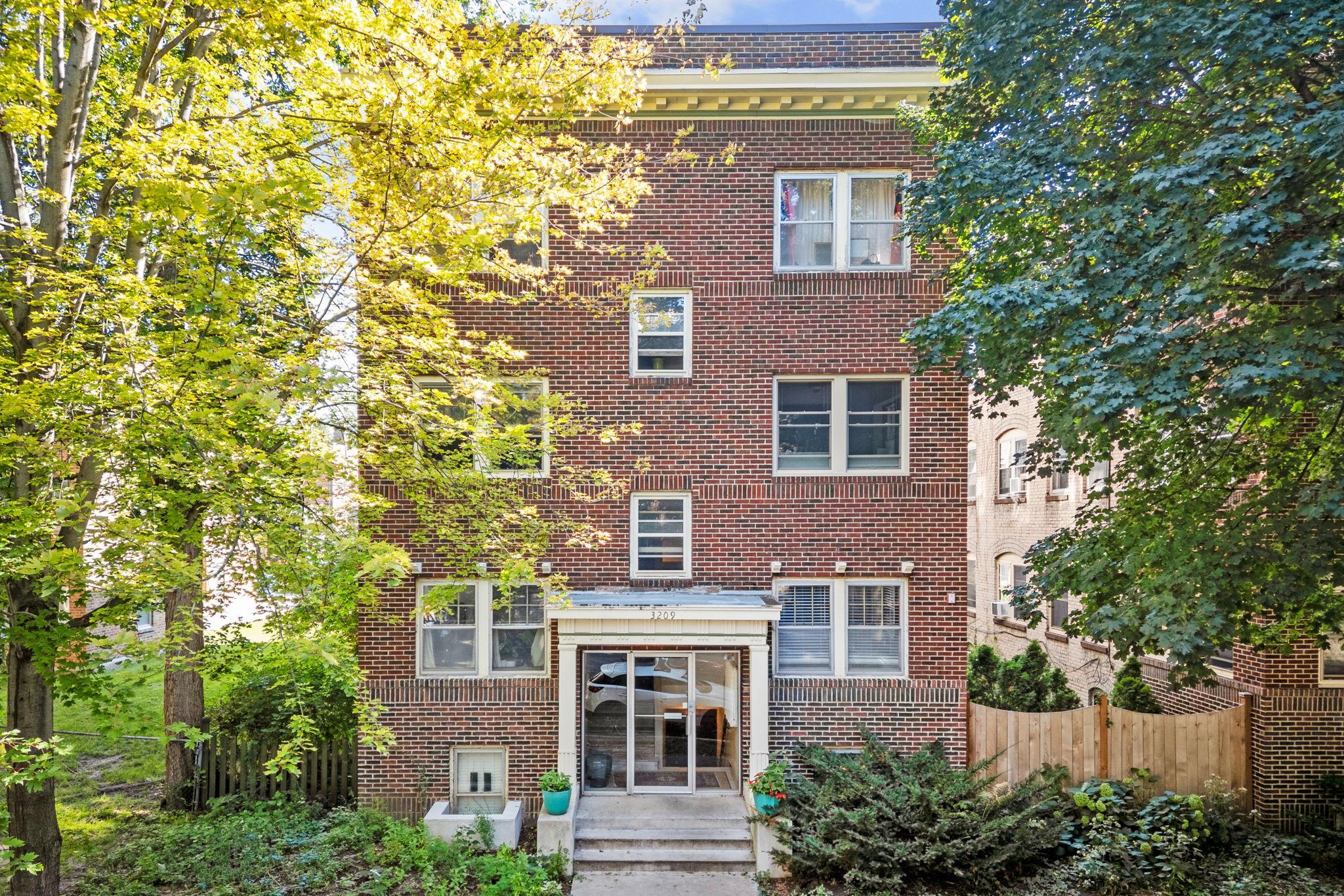 3209 Girard Avenue S Unit: 2