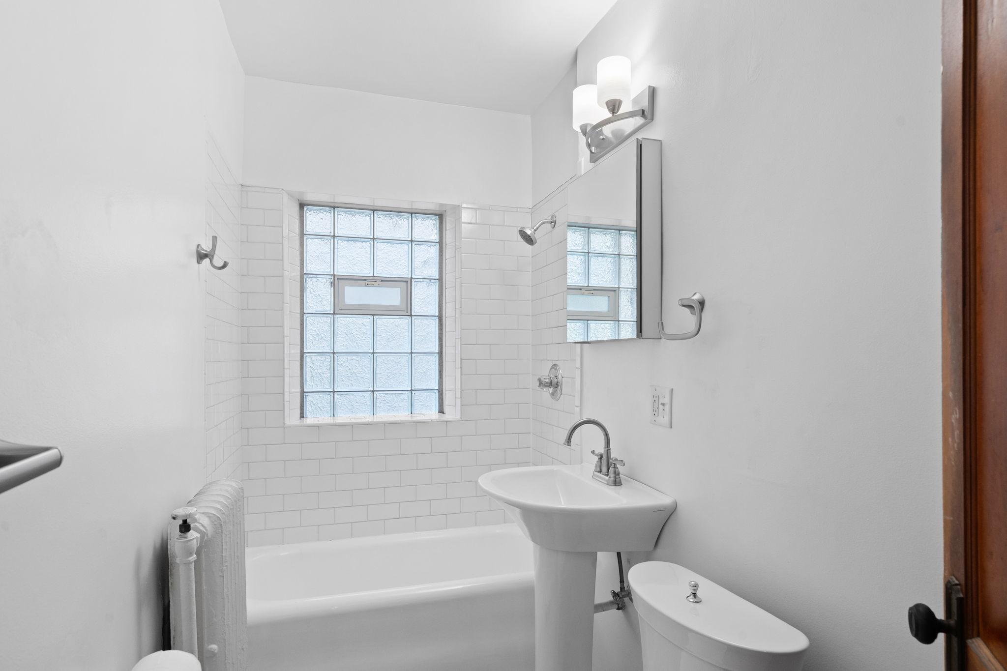 3209 Girard Avenue S Unit: 2