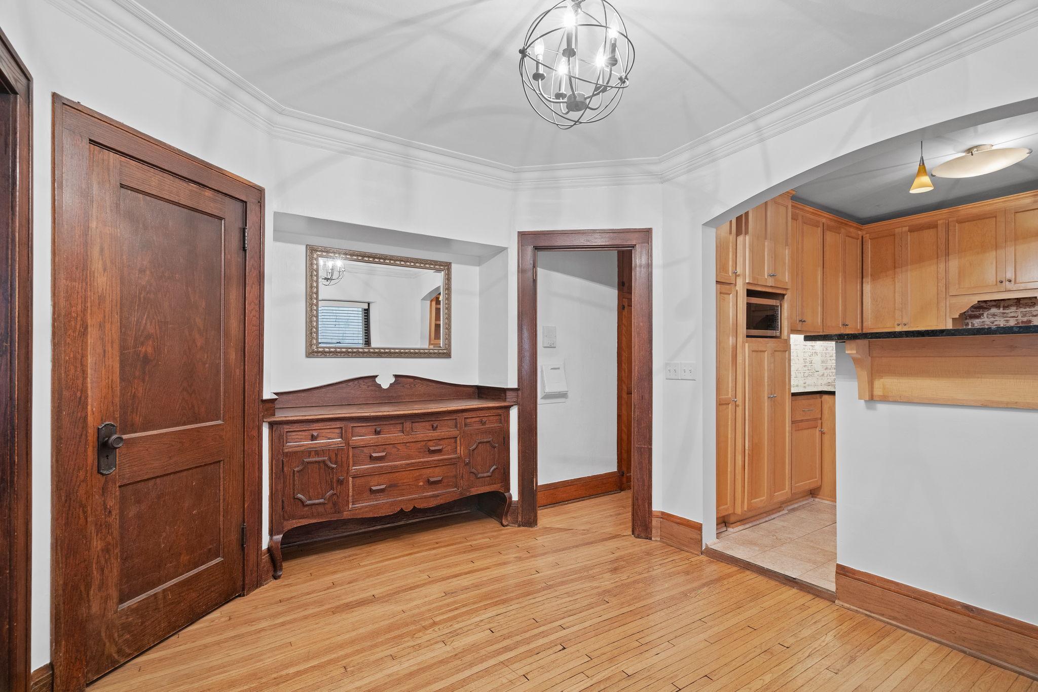 3209 Girard Avenue S Unit: 2