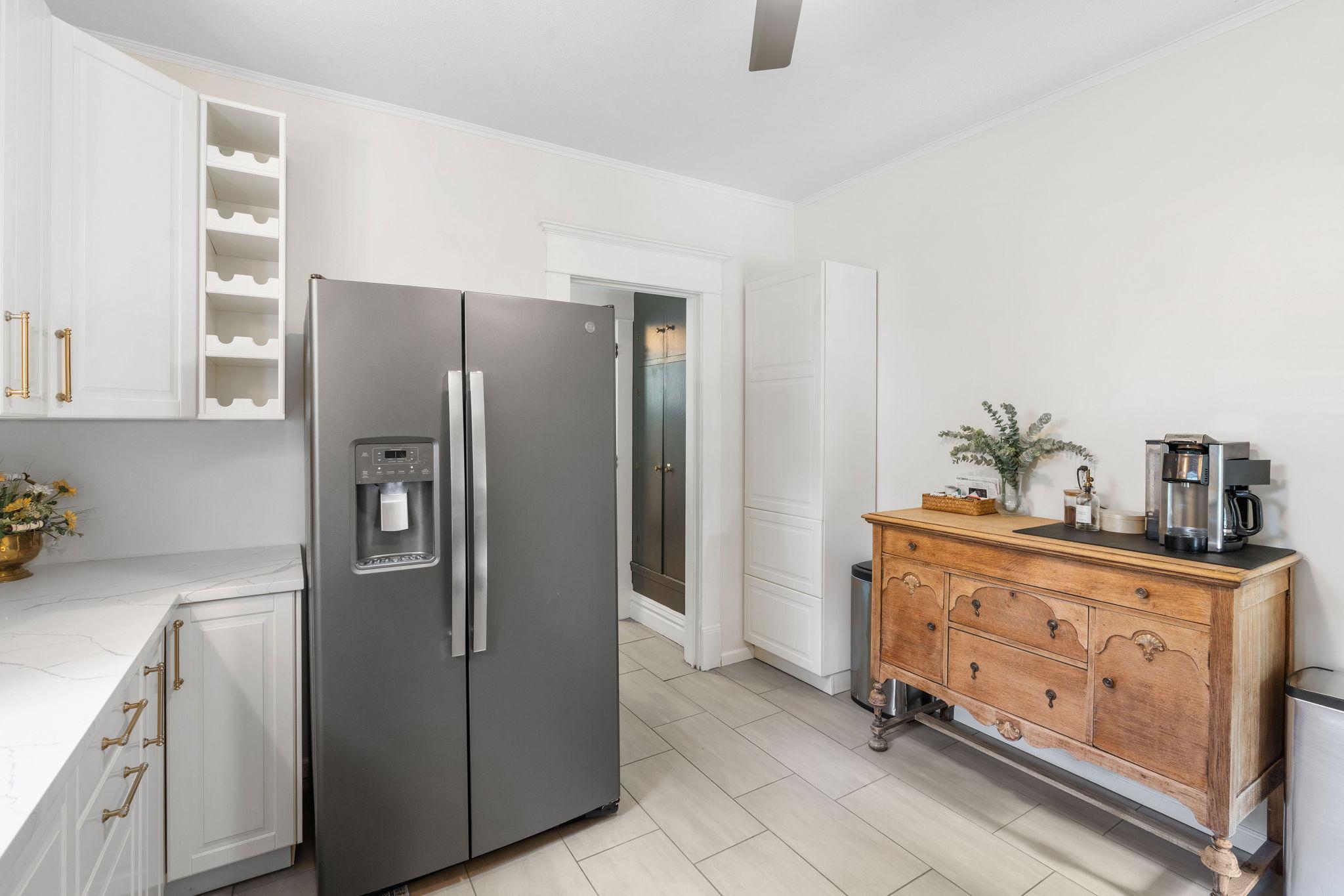 511 W 7th Street