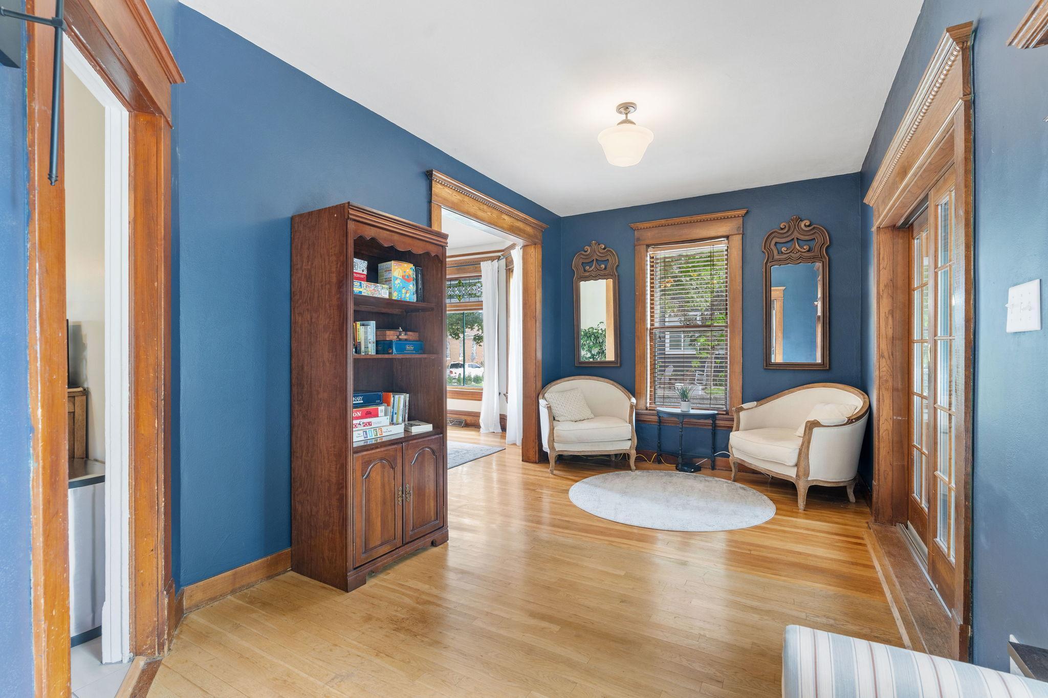 511 W 7th Street