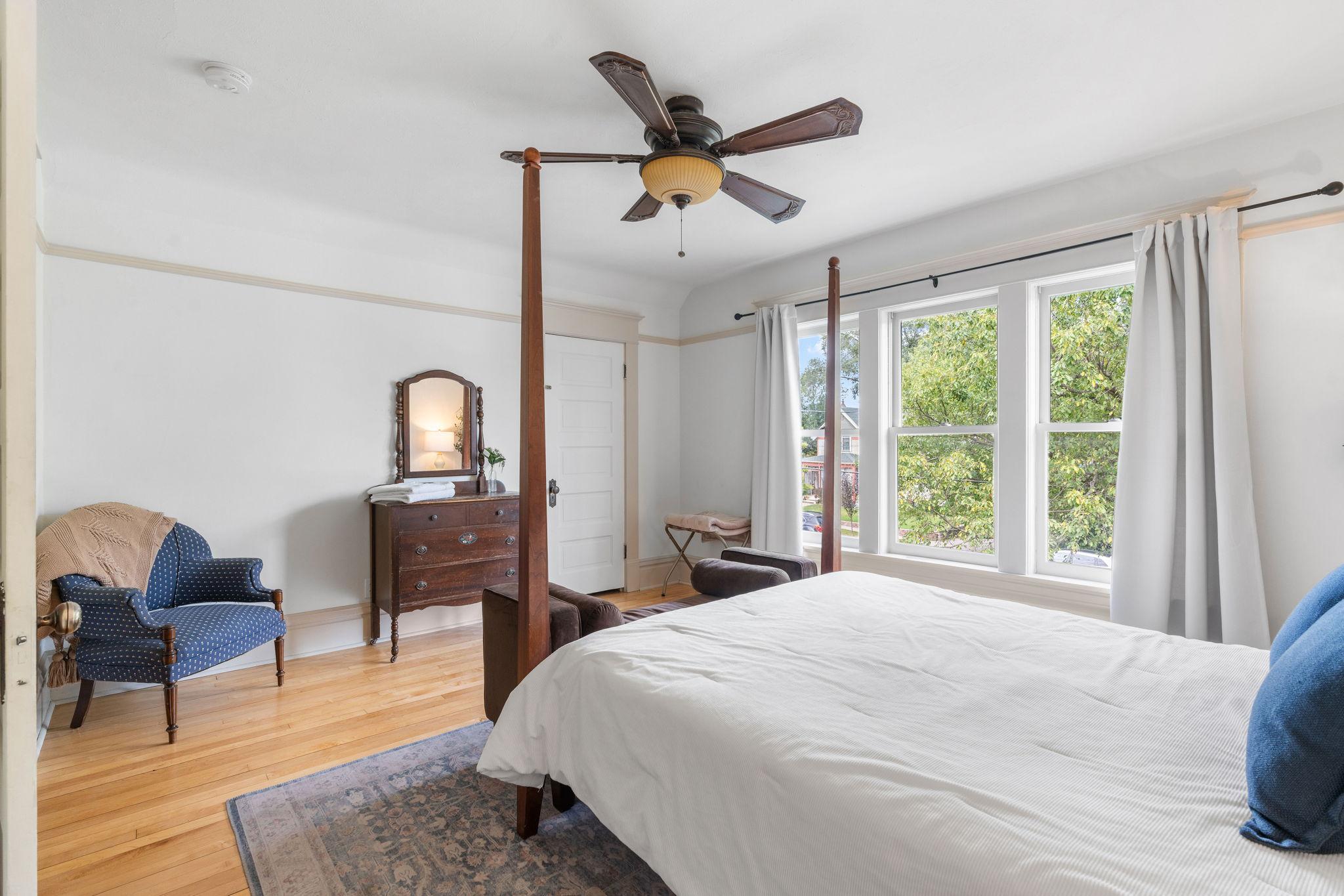 511 W 7th Street