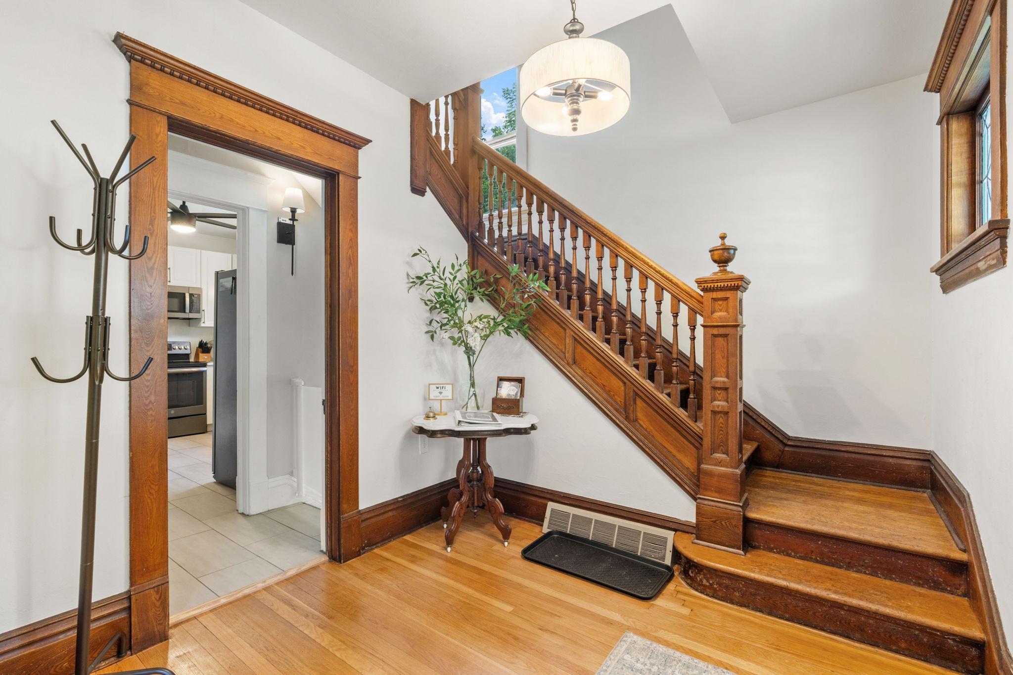 511 W 7th Street