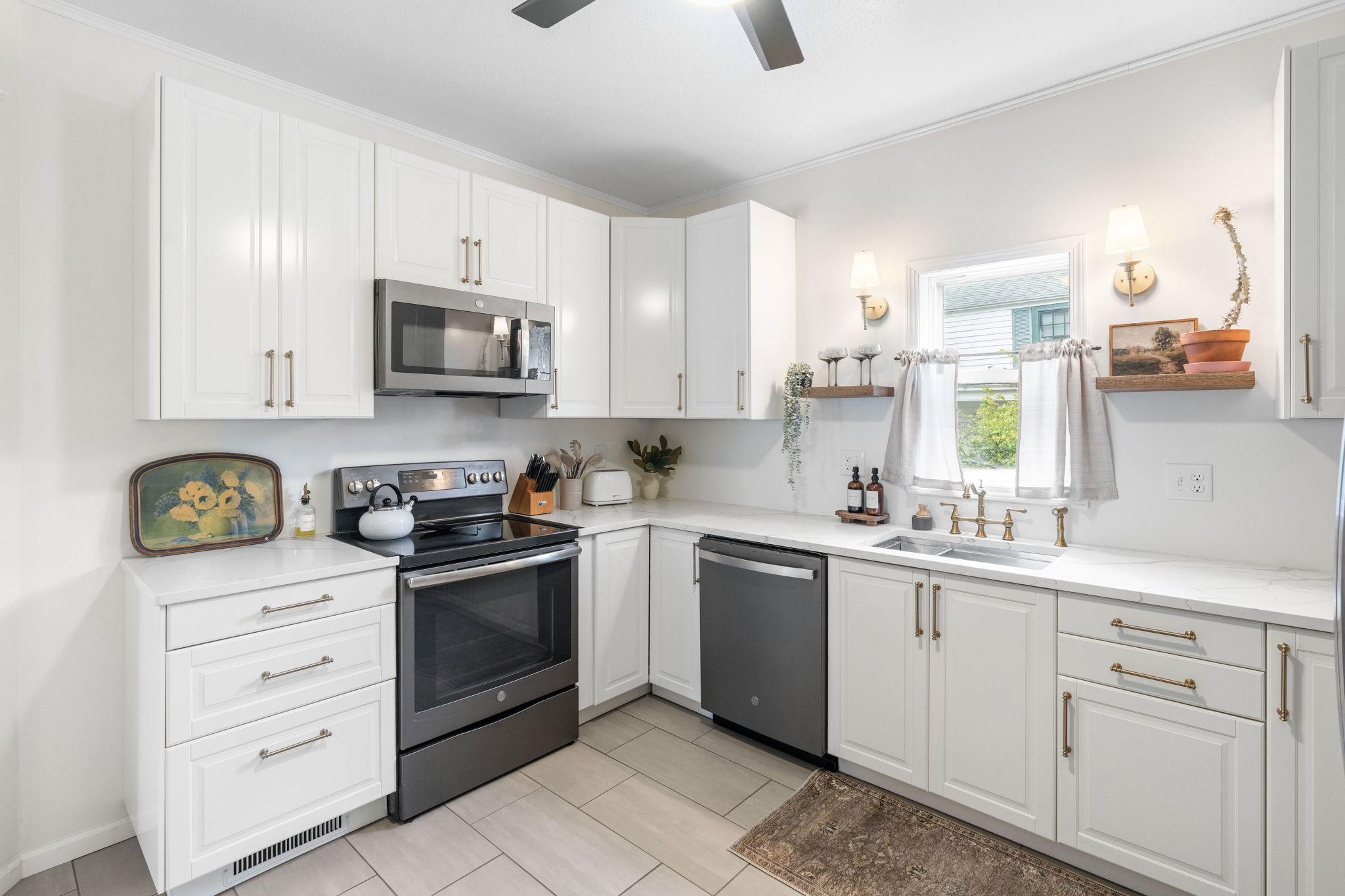 511 W 7th Street
