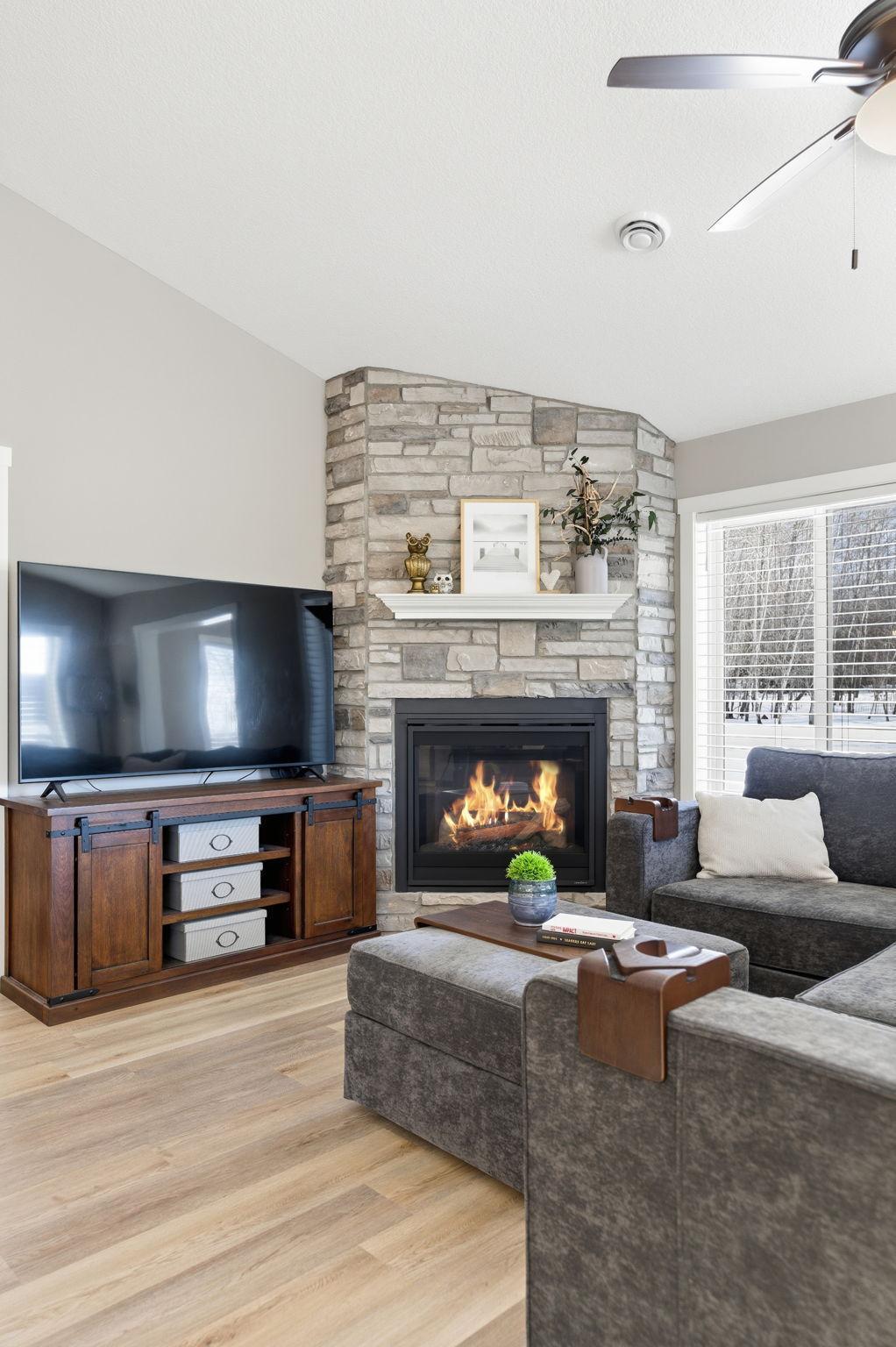 727 Hilltop Lane