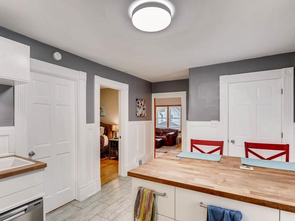 1318 5th Street NE