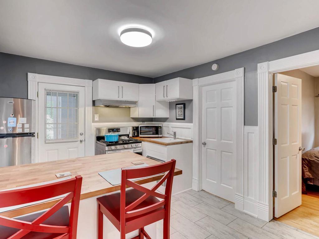 1318 5th Street NE