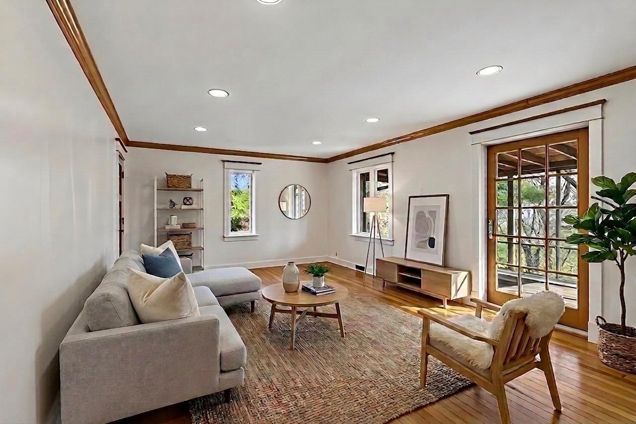 609 Waterman Circle
