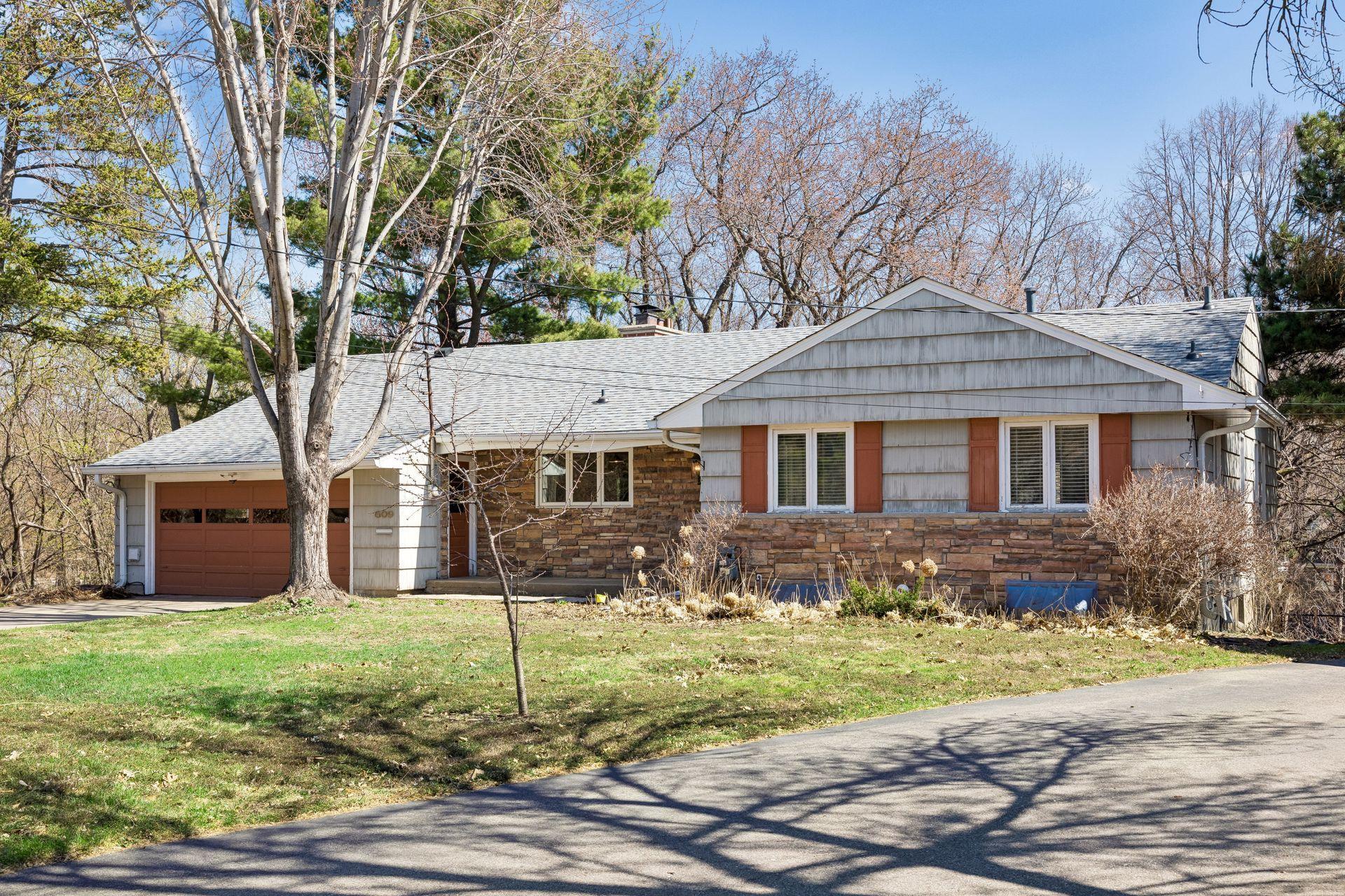 609 Waterman Circle