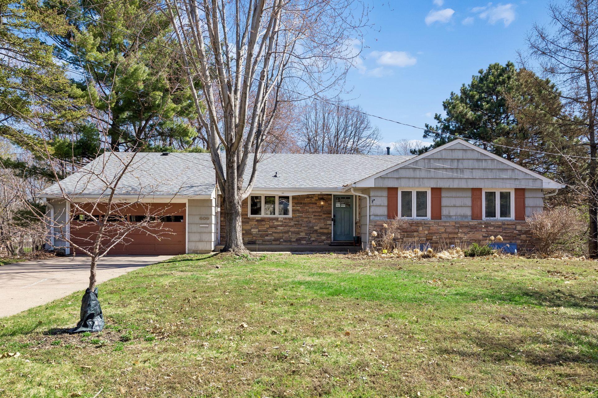 609 Waterman Circle