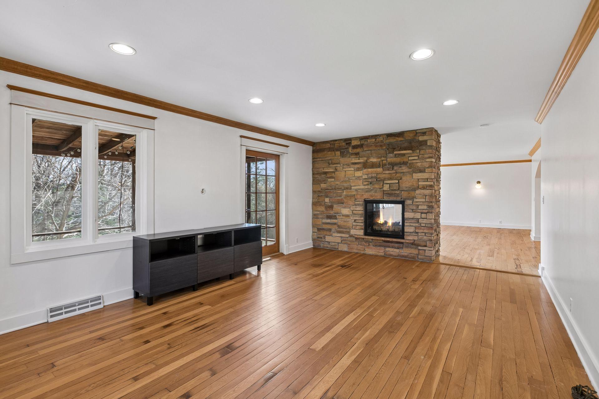 609 Waterman Circle