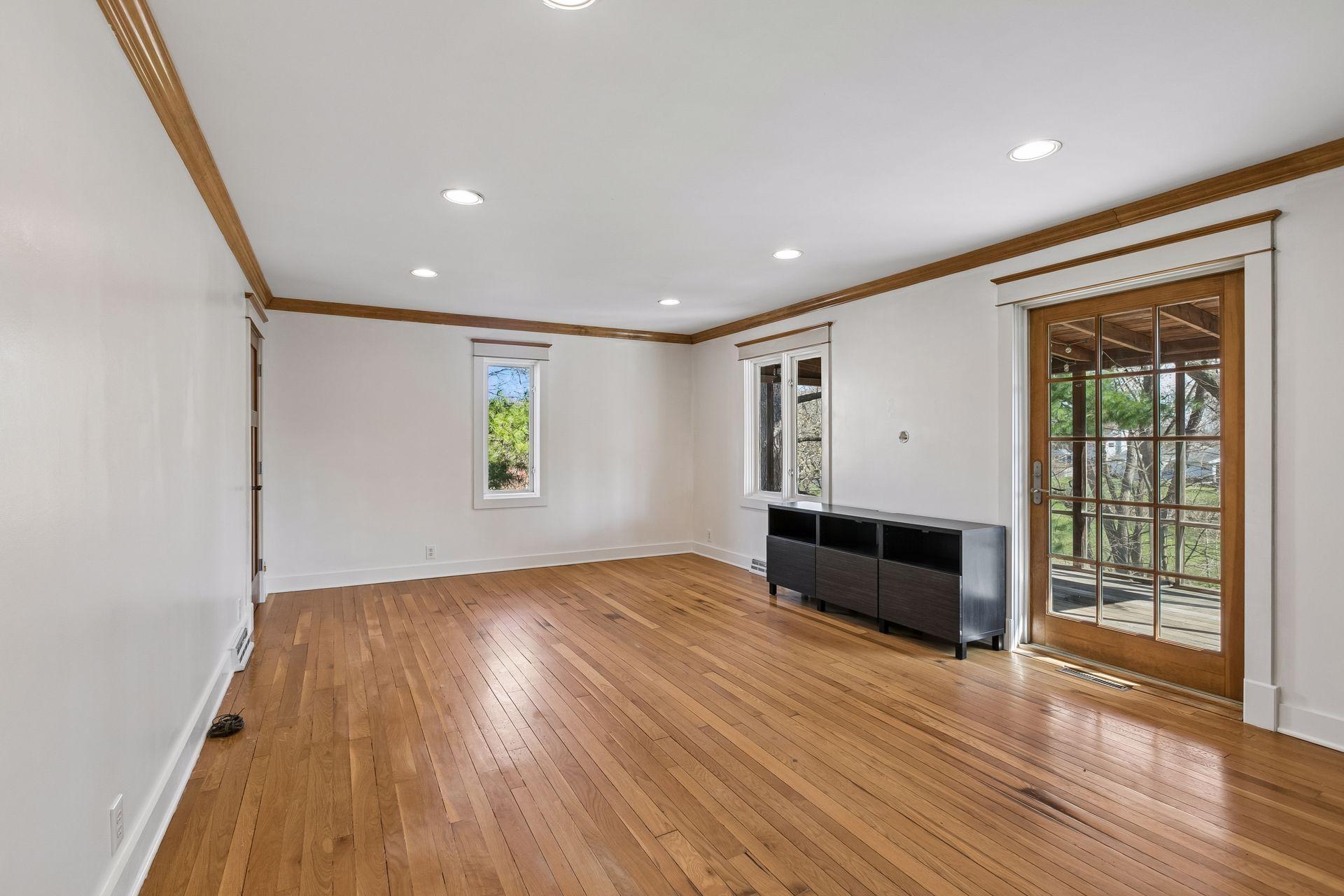 609 Waterman Circle