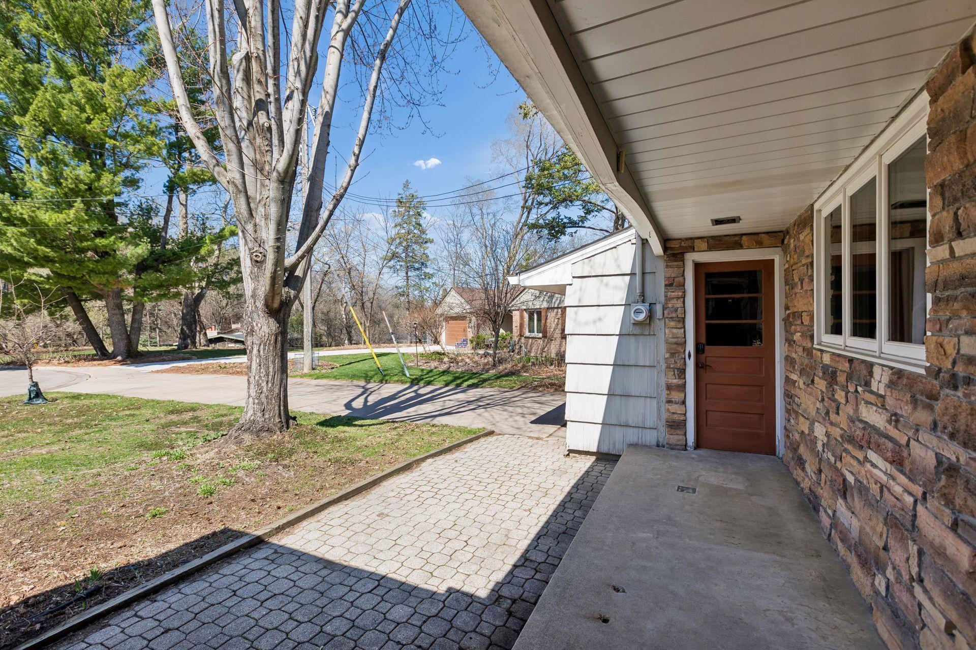 609 Waterman Circle