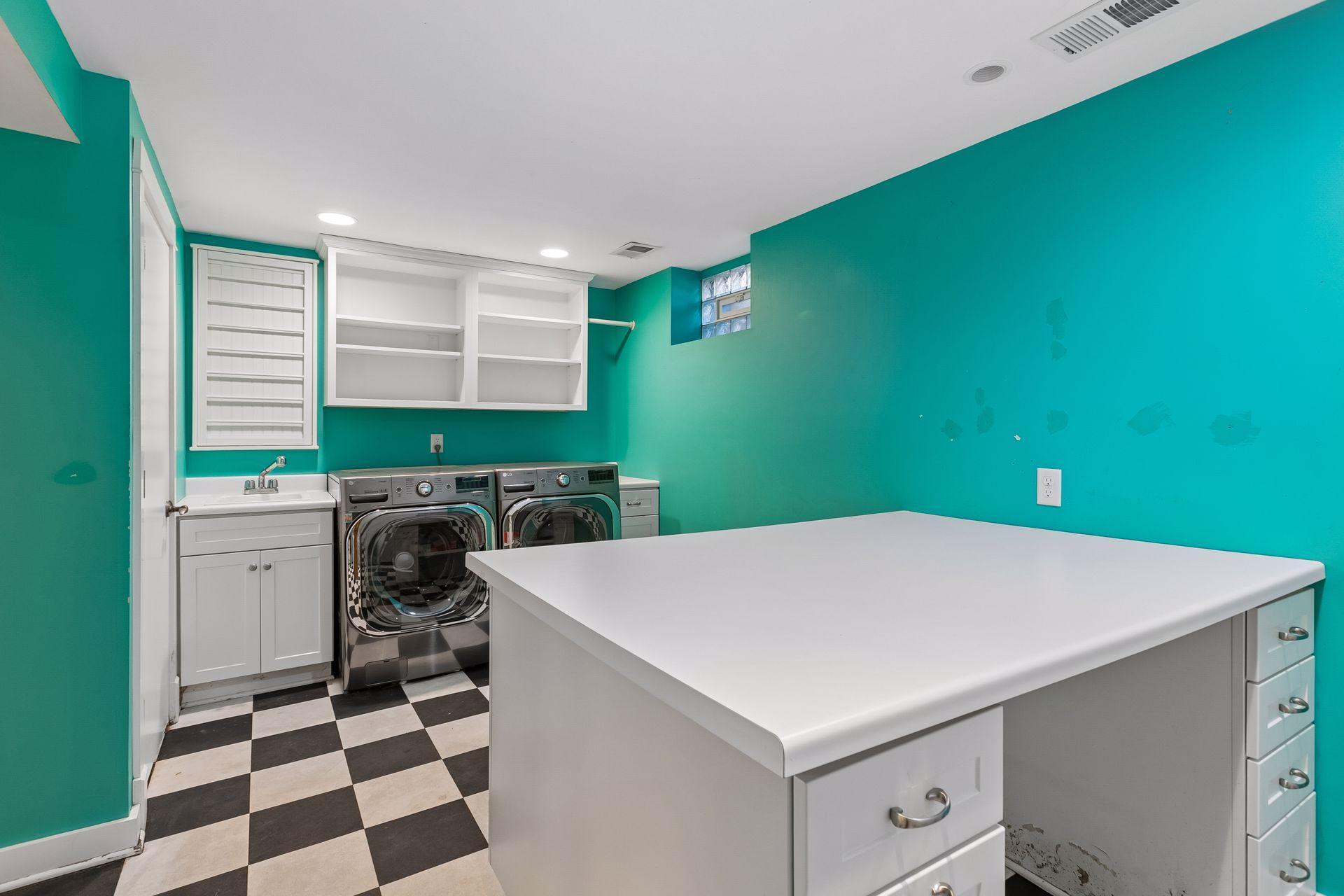 609 Waterman Circle