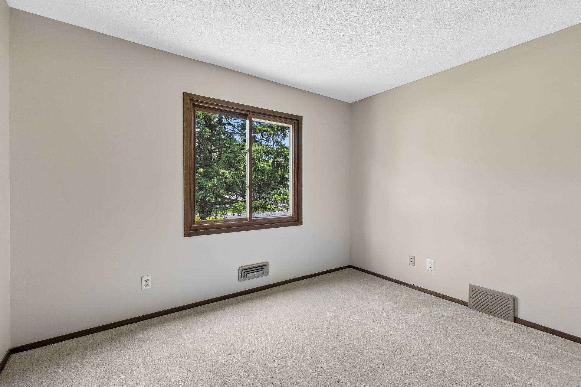 13720 Oakland Drive