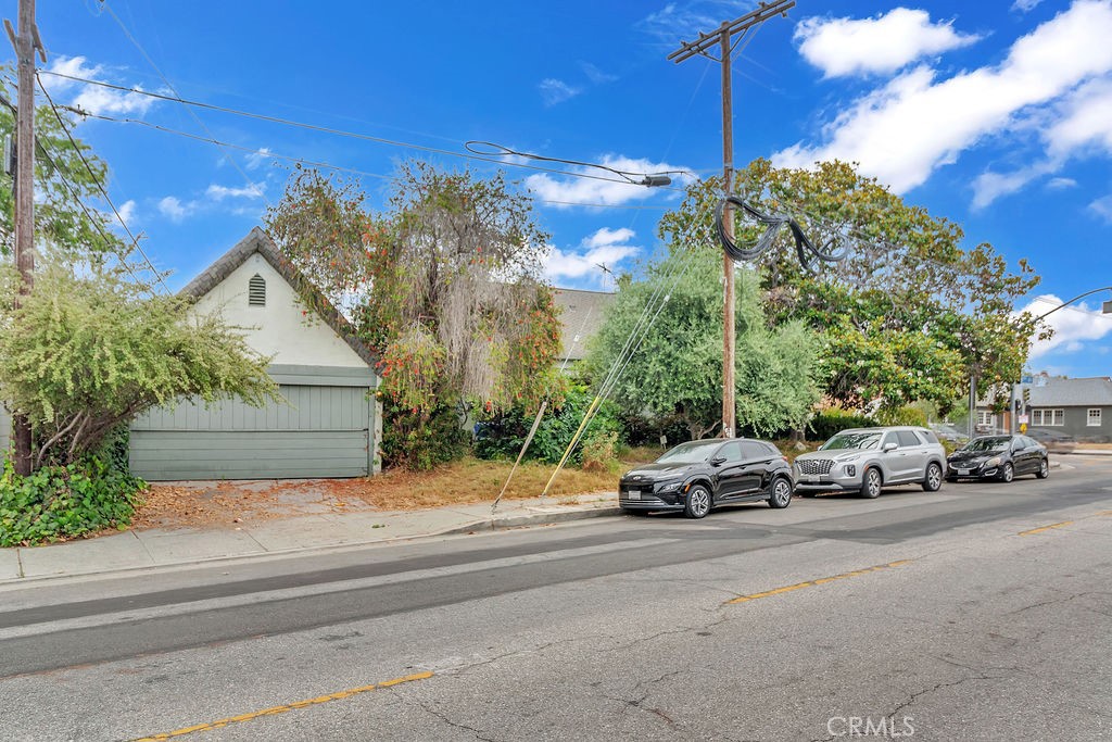 802 S Cochran Avenue